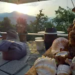Lice Verici Aparthotel Casarza Ligure