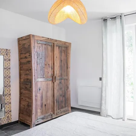 Lice Verici Aparthotel Casarza Ligure