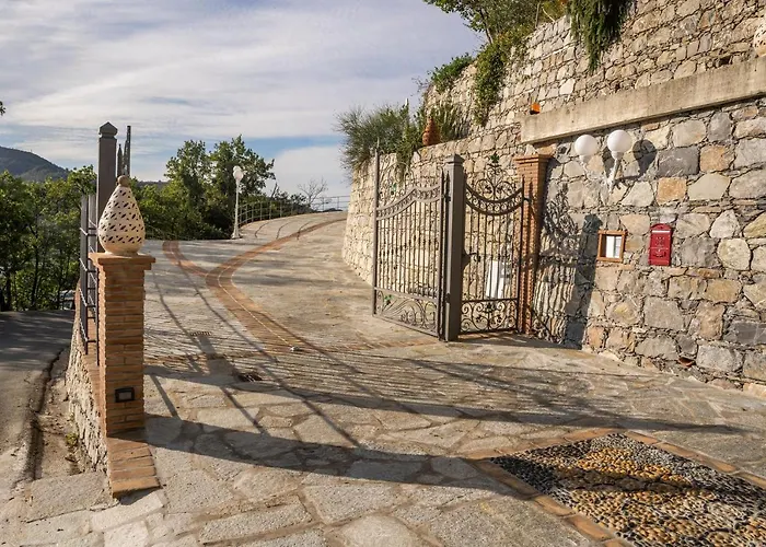 Lice Verici Apartahotel Casarza Ligure