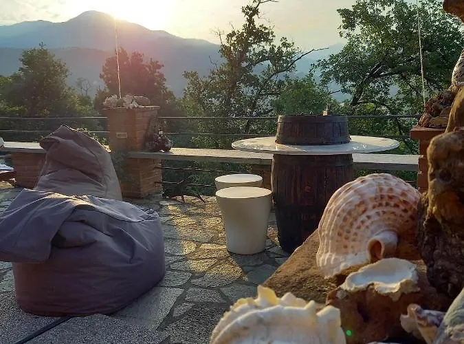 Lice Verici Aparthotel Casarza Ligure